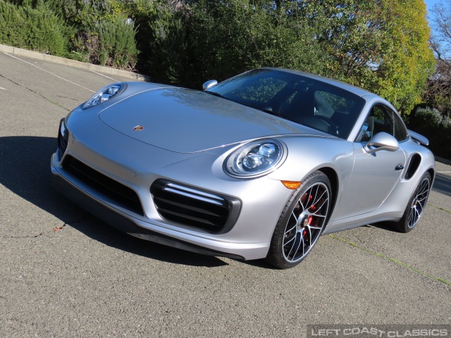 2019-porsche-911-turbo-008.jpg