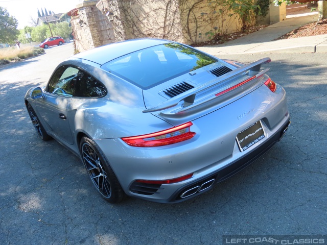 2019-porsche-911-turbo-016.jpg